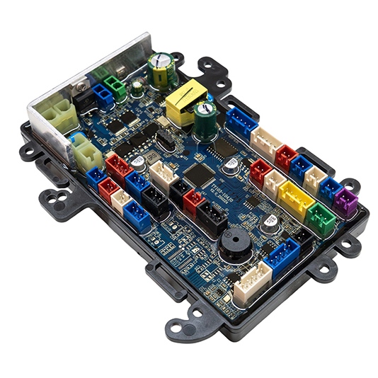 Lurrean zutik dagoen komun adimenduna PCBA